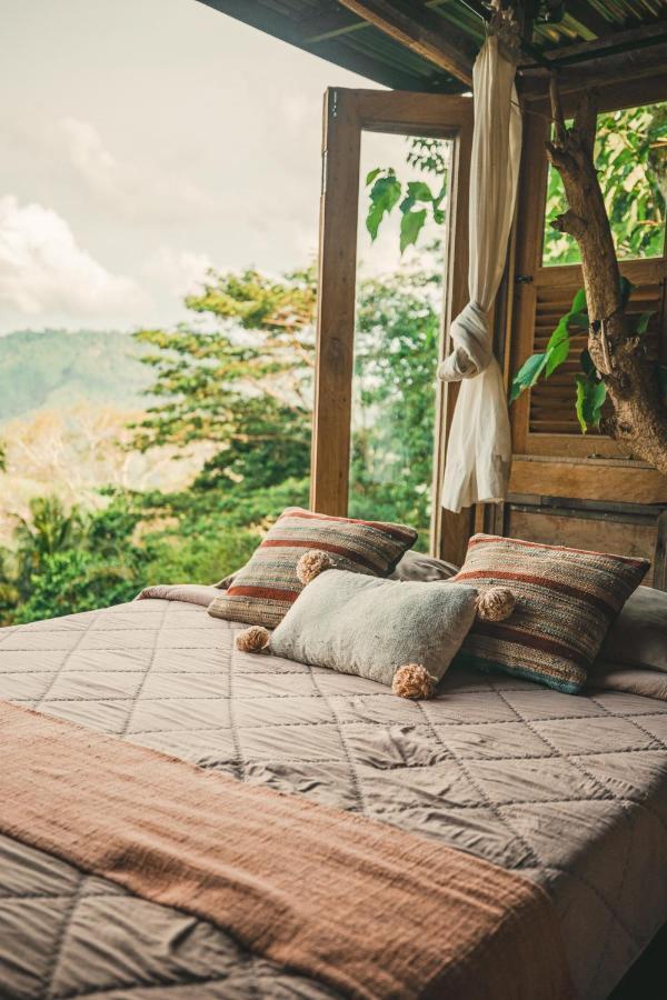 Bird Hills Bamboo House Karangasem Exterior foto